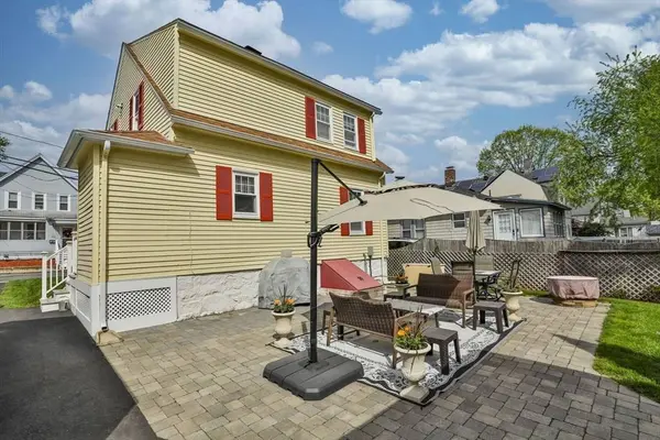 170 Warwick St, Lowell, MA 01851