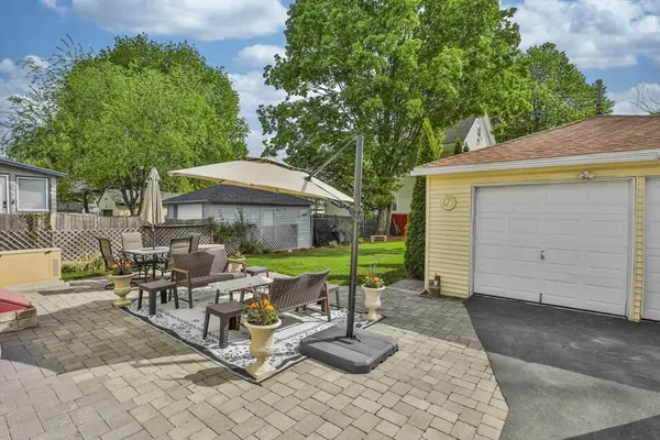 170 Warwick St, Lowell, MA 01851