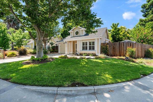 1701 Evergreen CT, Davis, CA 95618