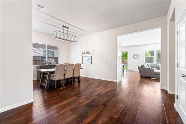 2201 Cumberland LOOP, Roseville, CA 95747