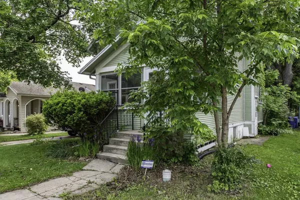 1502 Henry Place, Waukegan, IL 60085