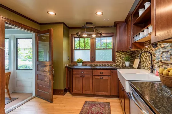 1502 Henry Place, Waukegan, IL 60085