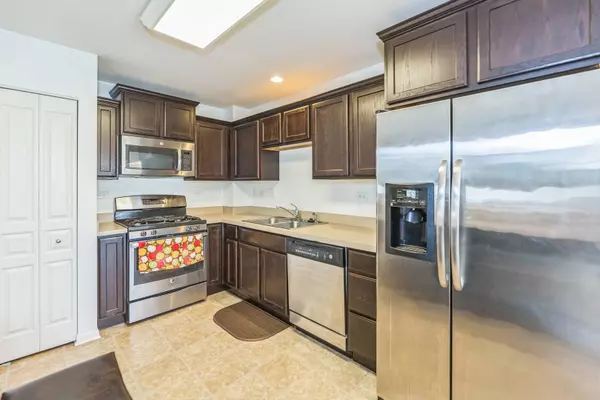 1718 Windward Drive, Pingree Grove, IL 60140