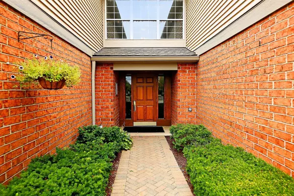 131 Kristin Circle #5, Schaumburg, IL 60195