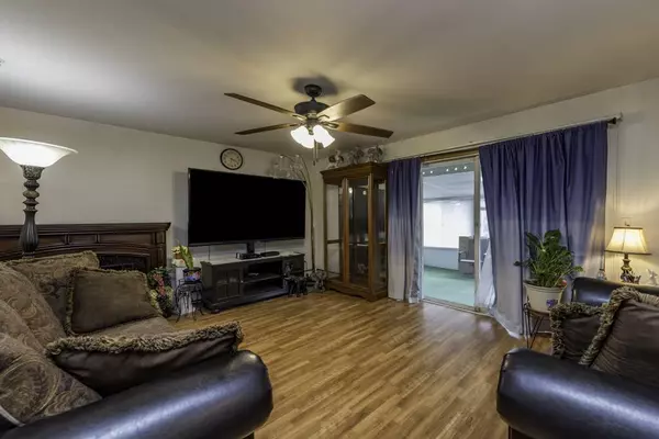 2917 Hyde Park Avenue, Waukegan, IL 60085