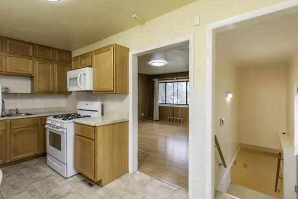 2608 Menominee Road, Waukegan, IL 60087