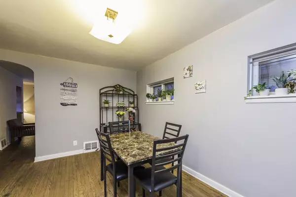 216 S Martin Avenue, Waukegan, IL 60085