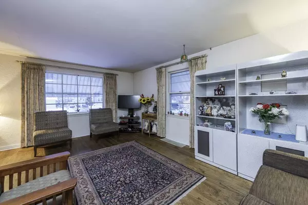 216 S Martin Avenue, Waukegan, IL 60085