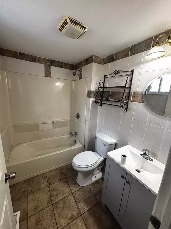 1412 16th Street, North Chicago, IL 60064