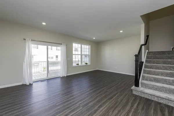 804 Neubauer Circle, Lindenhurst, IL 60046