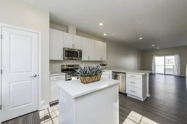 804 Neubauer Circle, Lindenhurst, IL 60046