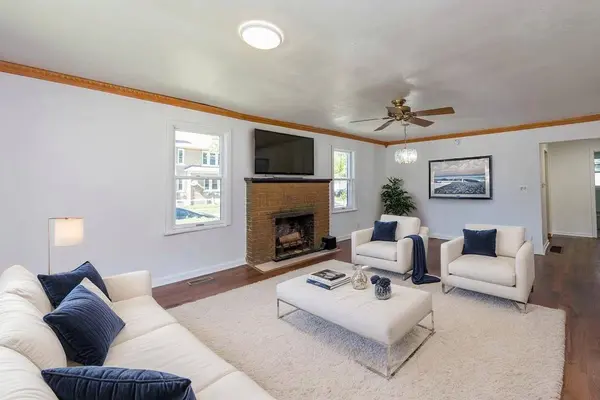 903 S Mcalister Avenue, Waukegan, IL 60085