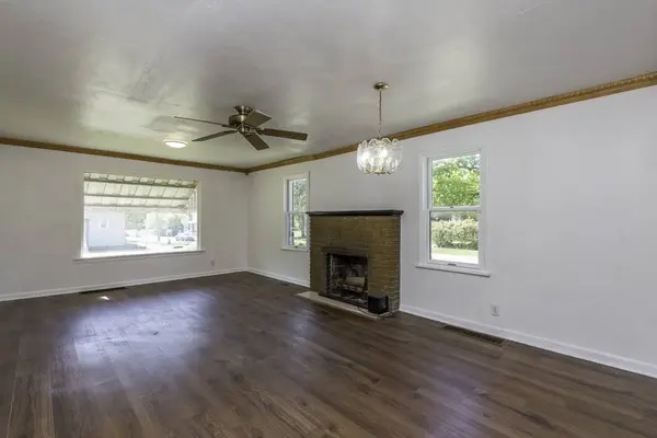903 S Mcalister Avenue, Waukegan, IL 60085