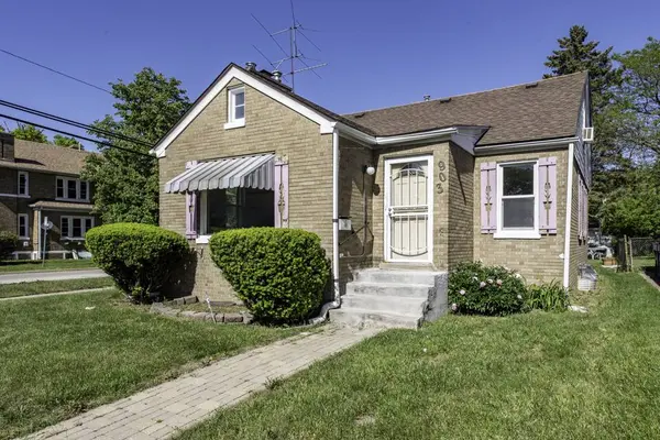 903 S Mcalister Avenue, Waukegan, IL 60085