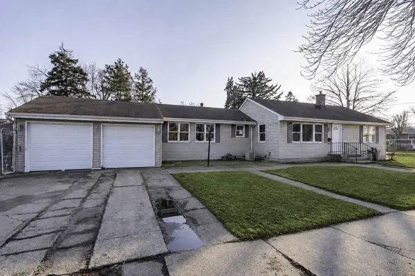 821 12th ST, North Chicago, IL 60064