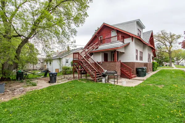 586 Sunderlin ST, Waukegan, IL 60085