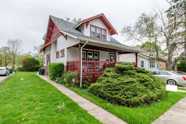 586 Sunderlin ST, Waukegan, IL 60085