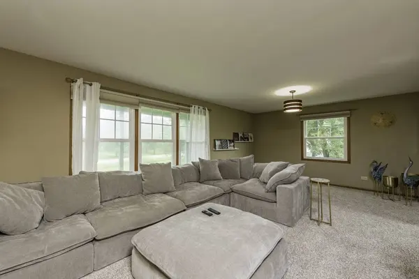 542 Meadow CT, Winthrop Harbor, IL 60096