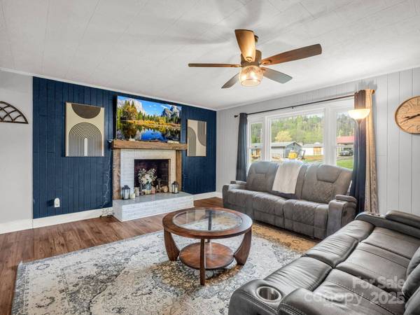 88 N Valley ST, Marion, NC 28752