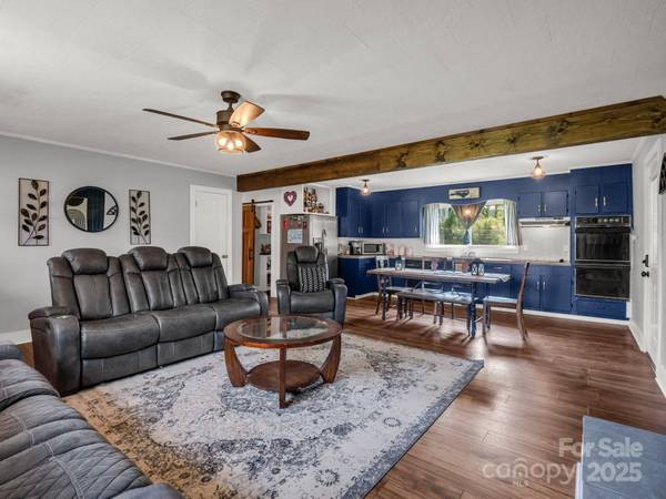 88 N Valley ST, Marion, NC 28752