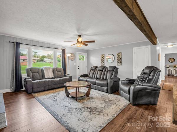 88 N Valley ST, Marion, NC 28752