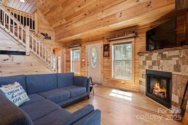 19 Frontier CT, Asheville, NC 28805