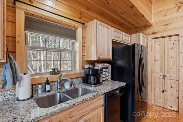 19 Frontier CT, Asheville, NC 28805