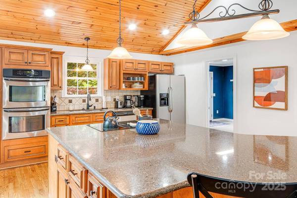 101 McFalls RD, Asheville, NC 28805