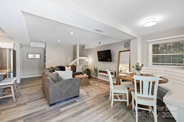 174 Ridge RD, Lake Lure, NC 28746