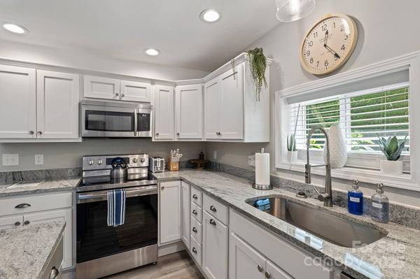 174 Ridge RD, Lake Lure, NC 28746