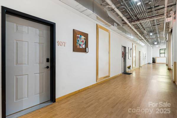 215 S Jefferson AVE #107, West Jefferson, NC 28694