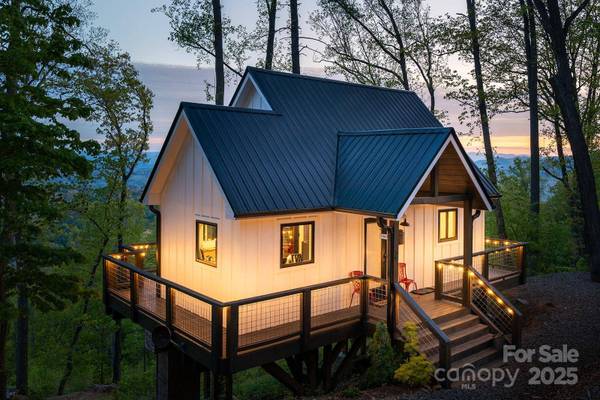 75 Treehouse HVN, Asheville, NC 28804