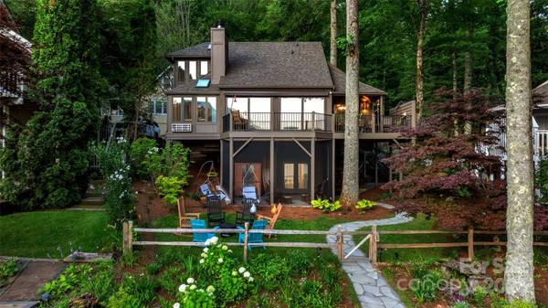 35 Toxaway Landing DR, Lake Toxaway, NC 28747