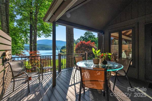 35 Toxaway Landing DR, Lake Toxaway, NC 28747