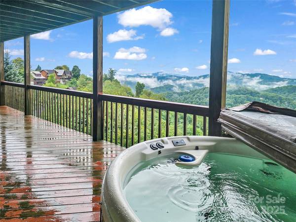 161 Scenic Wolf DR, Mars Hill, NC 28754