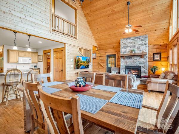 161 Scenic Wolf DR, Mars Hill, NC 28754