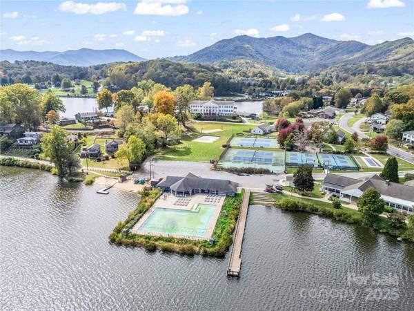 486 Oxford RD, Lake Junaluska, NC 28745