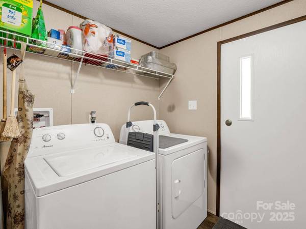 221 Turkey Pen Gap RD, Horse Shoe, NC 28742