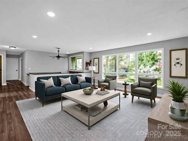 35 Fieldcrest CIR, Asheville, NC 28806