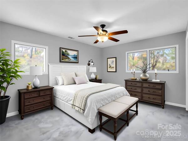 35 Fieldcrest CIR, Asheville, NC 28806