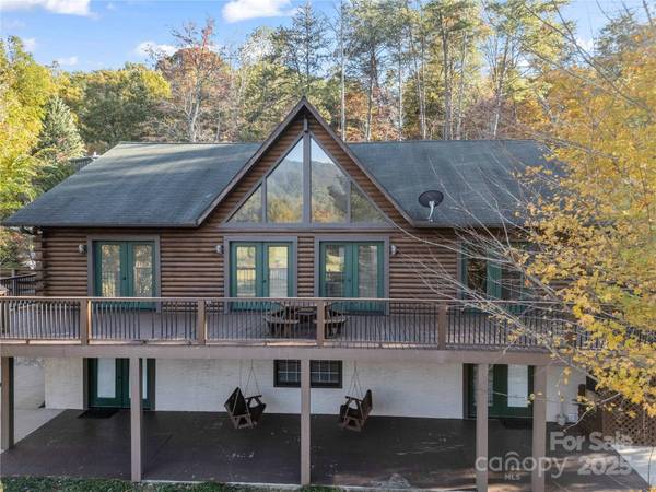 134 Raleigh DR, Lake Lure, NC 28746