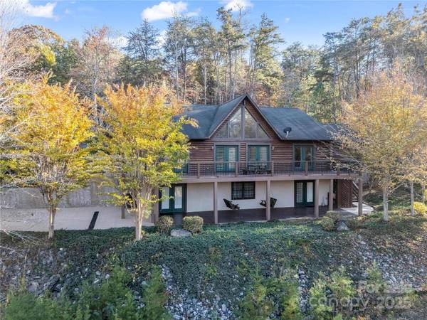 134 Raleigh DR, Lake Lure, NC 28746