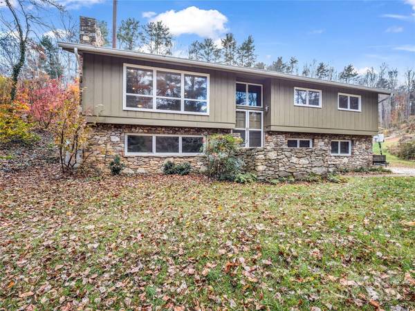 35 Fieldcrest CIR, Asheville, NC 28806