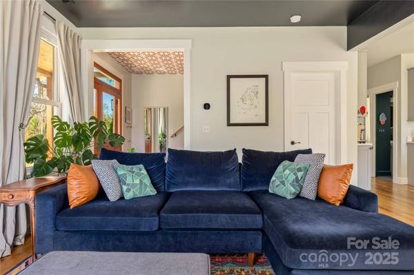 40 Ted Linn DR, Fairview, NC 28730