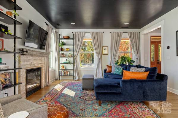 40 Ted Linn DR, Fairview, NC 28730