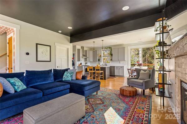 40 Ted Linn DR, Fairview, NC 28730