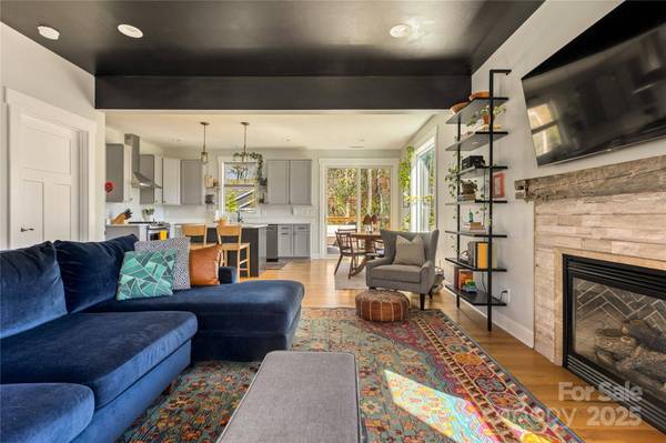 40 Ted Linn DR, Fairview, NC 28730