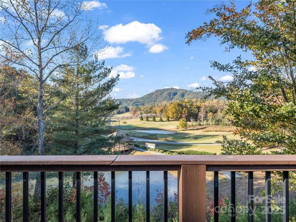 134 Raleigh DR, Lake Lure, NC 28746