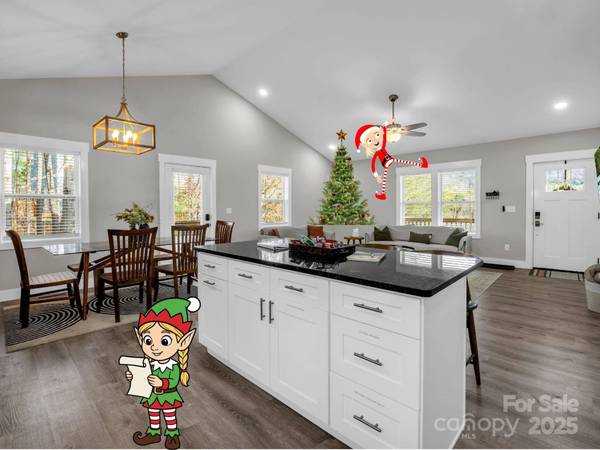 109 Elf Haven LN, Weaverville, NC 28787