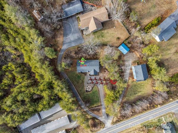 109 Elf Haven LN, Weaverville, NC 28787